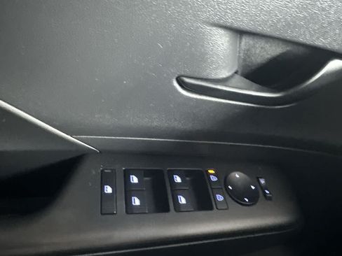 Used 2025 Hyundai Kona SEL FWD image 17