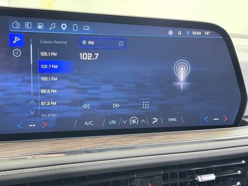 Used 2025 Chevrolet Suburban LS AWD/4WD image 55
