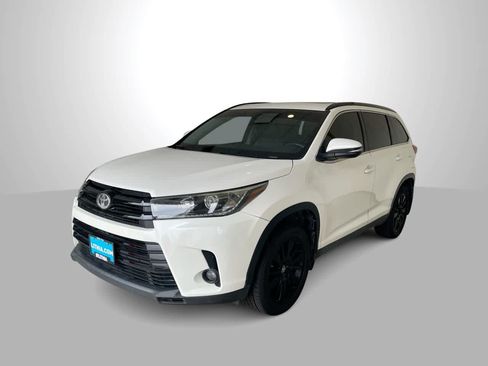 Used 2019 Toyota Highlander SE w/ Carpet Mat Package (TMS) AWD/4WD image 1