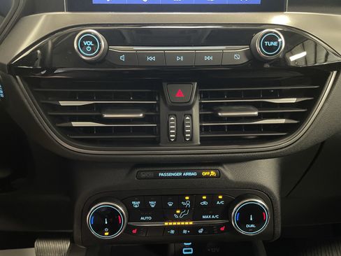 Used 2023 Ford Escape Active image 12