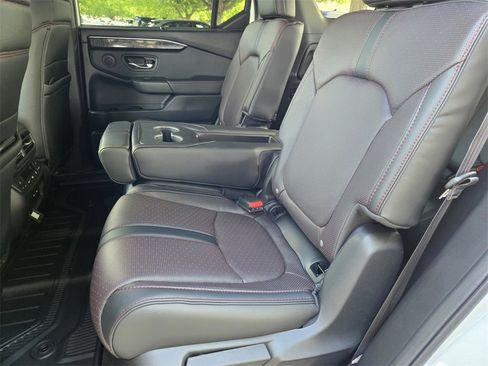 New 2025 Honda Pilot Black Edition image 10