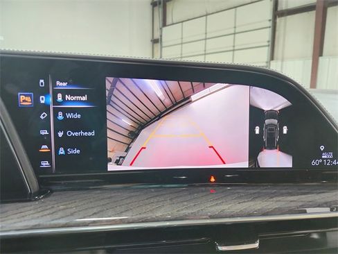 Used 2021 Cadillac Escalade ESV Premium Luxury w/ Performance Package image 31