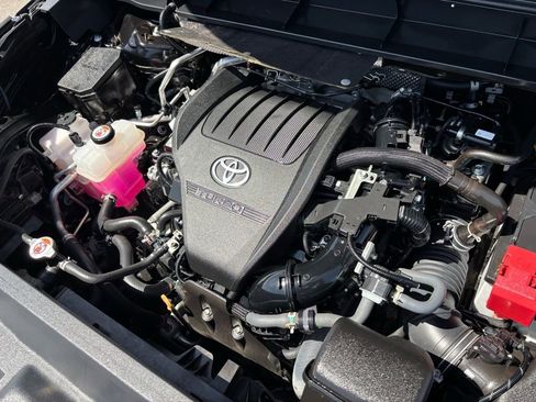 Used 2023 Toyota Highlander L FWD image 30