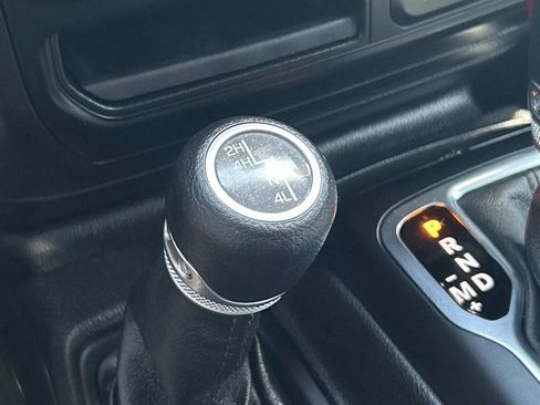 Used 2022 Jeep Wrangler Unlimited Sport image 27