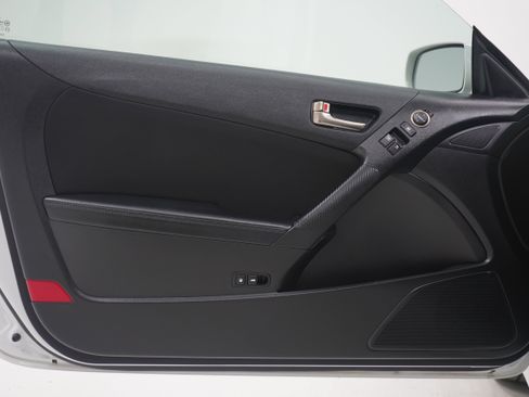 Used 2013 Hyundai Genesis 2.0T image 13