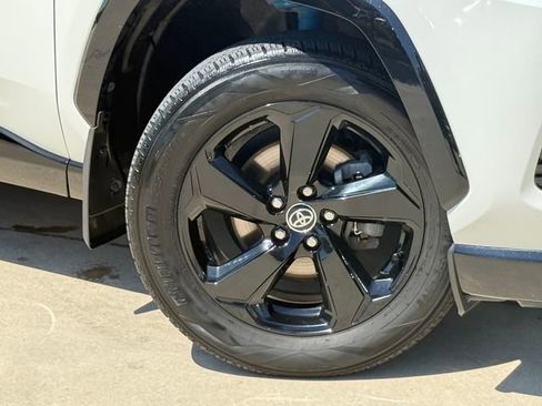 Used 2020 Toyota RAV4 XSE AWD/4WD image 2