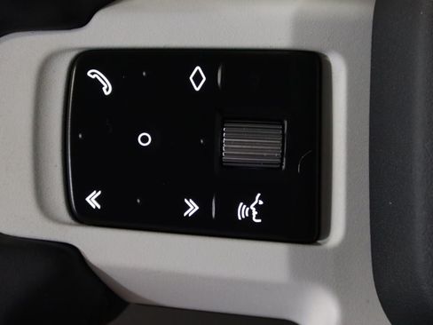Used 2025 Land Rover Defender 110 S AWD/4WD image 16