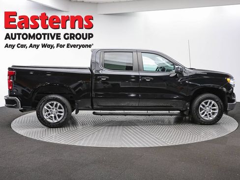 Used 2023 Chevrolet Silverado 1500 LT AWD/4WD image 4