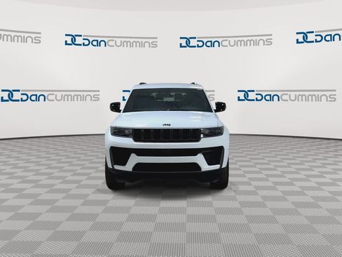 New 2026 Jeep Grand Cherokee L 4WD image 3