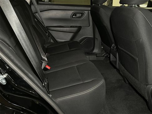 Used 2024 Nissan Rogue S image 14