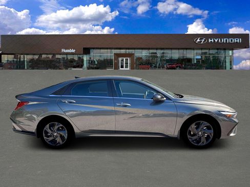 New 2026 Hyundai Elantra SEL Sport Premium FWD image 9