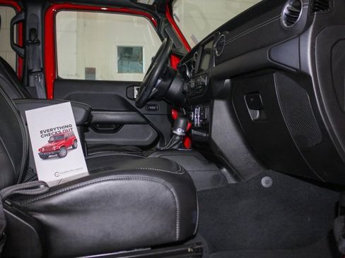 Certified 2022 Jeep Wrangler Unlimited Sahara w/ Cold Weather Group image 5