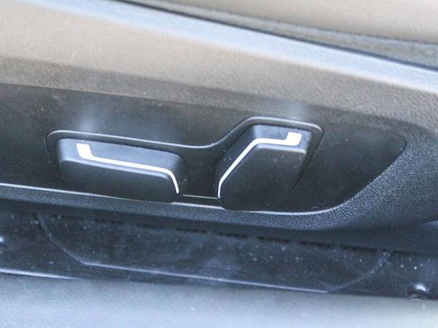 Used 2025 BMW M240i xDrive Coupe image 22