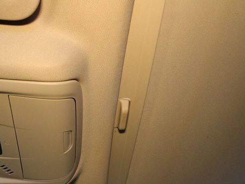 Used 2020 GMC Acadia AT4 image 32