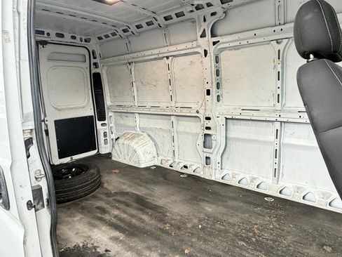 Used 2023 RAM ProMaster 2500 FWD image 12
