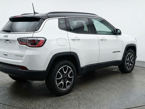 Used 2025 Jeep Compass Trailhawk AWD/4WD image 9