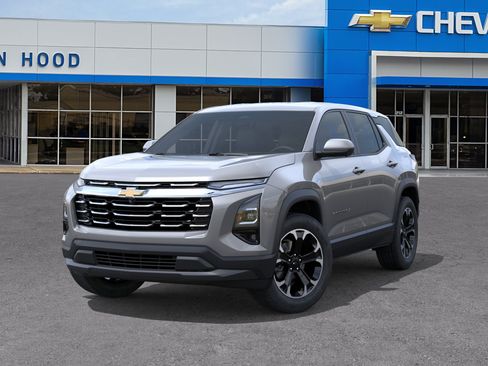 New 2026 Chevrolet Equinox LT w/ Convenience Package II FWD image 6