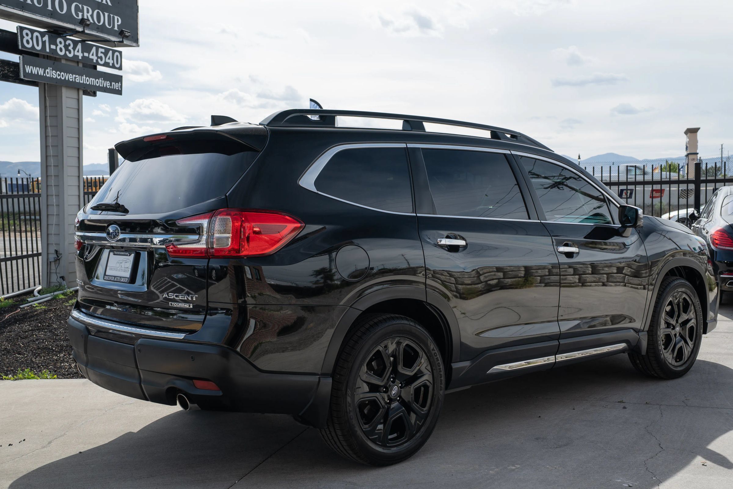 Used 2023 Subaru Ascent Touring AWD/4WD image 10