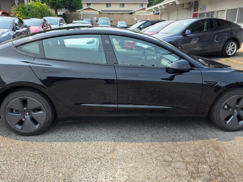 Used 2023 Tesla Model 3 Standard Range RWD image 4