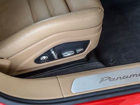 Used 2018 Porsche Panamera 4 image 44