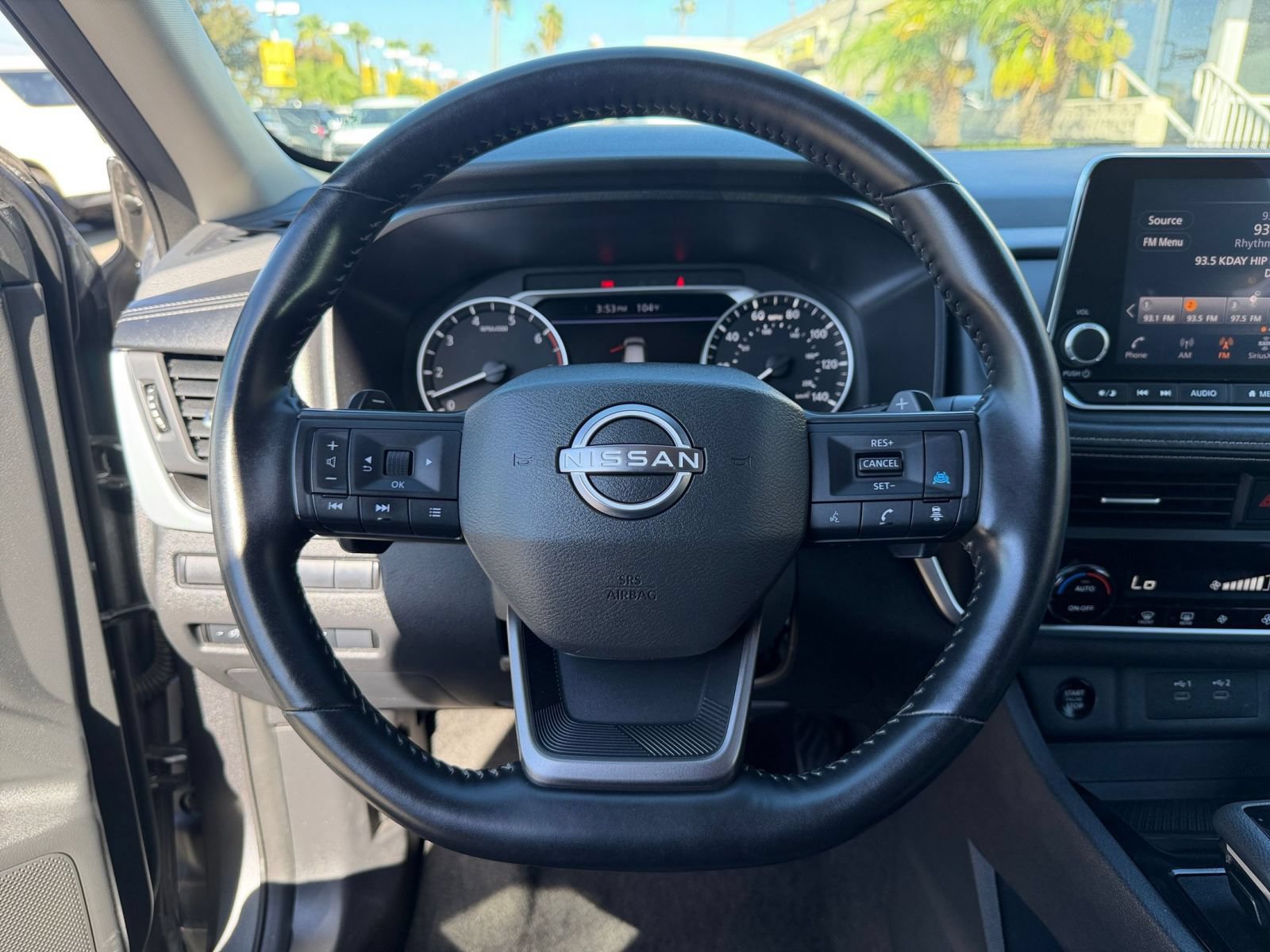 Used 2025 Nissan Rogue SV FWD image 29