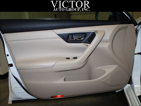 Used 2018 Nissan Altima 3.5 SL image 15