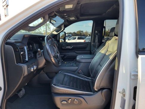 Used 2024 GMC Sierra 2500 AT4X image 12