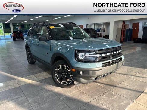 Used 2023 Ford Bronco Sport Outer Banks w/ Tech Package AWD/4WD image 1