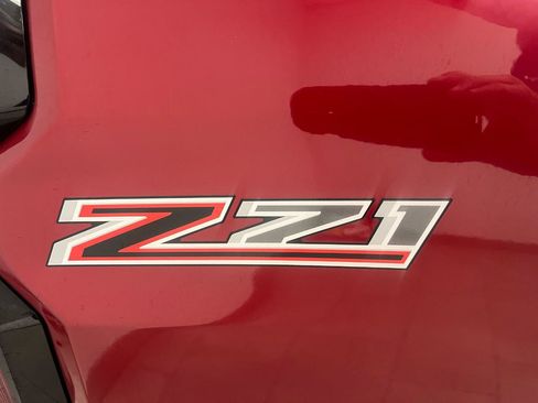 Used 2025 Chevrolet Colorado Z71 w/ Technology Package AWD/4WD image 22
