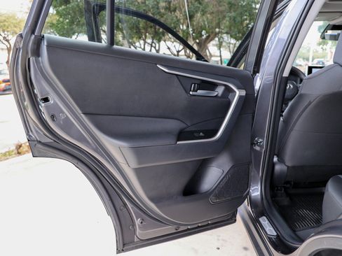 Certified 2025 Toyota RAV4 XLE w/ Convenience Package image 34