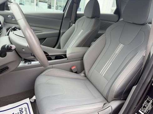 Used 2022 Hyundai Elantra SEL w/ Convenience Package image 18