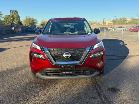 Used 2023 Nissan Rogue S image 2