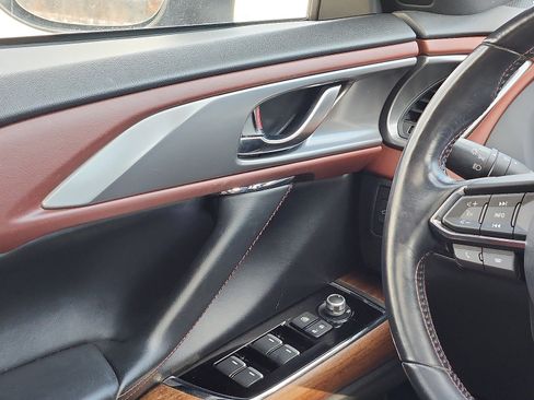 Used 2018 MAZDA CX-9 Signature image 12