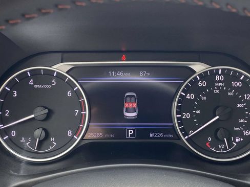 Used 2025 Nissan Sentra SR FWD image 29