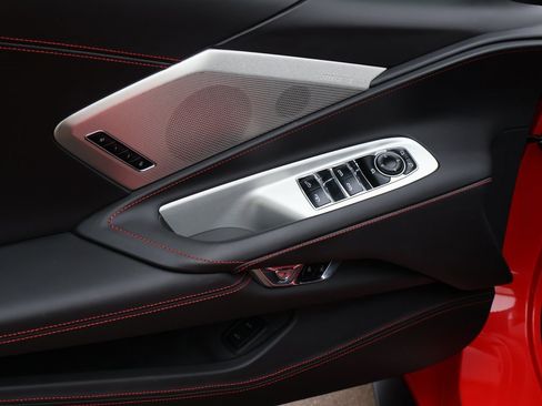 Used 2023 Chevrolet Corvette Stingray Premium Conv w/ Z51 Performance Package image 19