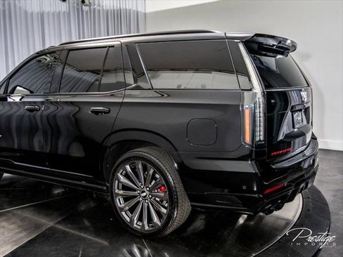 Used 2025 Cadillac Escalade V w/ LPO, Floor Liner Package AWD/4WD image 18