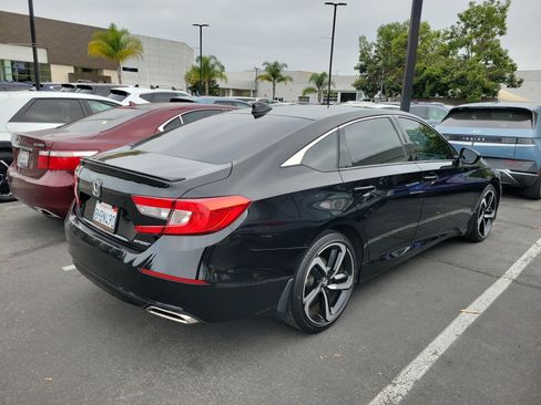 Used 2018 Honda Accord Sport image 4