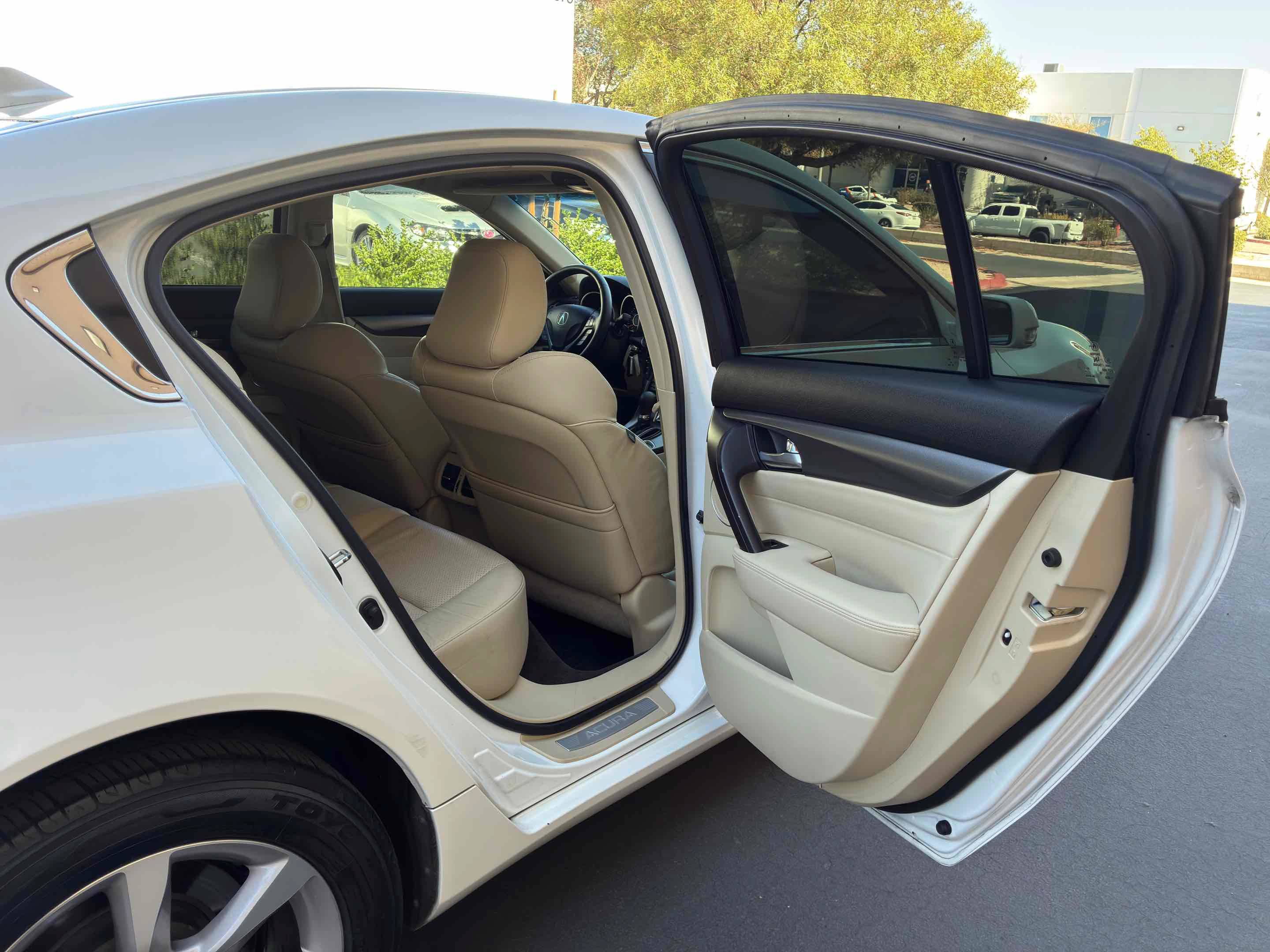 Used 2014 Acura TL w/ Technology Package FWD image 42