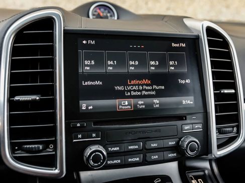 Used 2018 Porsche Cayenne GTS w/ Premium Package Plus image 31