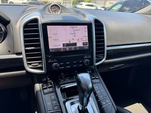 Used 2017 Porsche Cayenne Platinum Edition AWD/4WD image 9