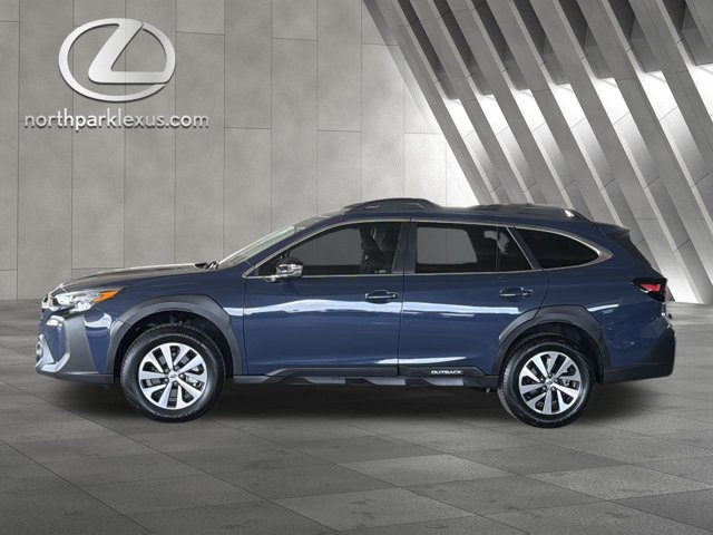 Used 2025 Subaru Outback Premium AWD/4WD image 1