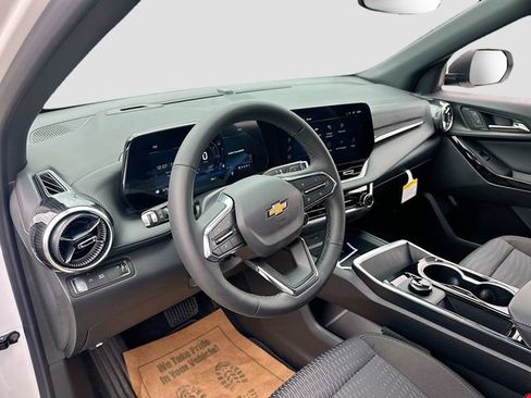 New 2026 Chevrolet Equinox LT w/ Safety and Technology Package FWD image 10