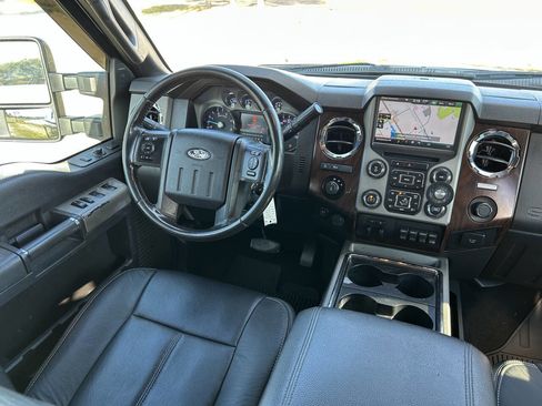Used 2016 Ford F250 Lariat w/ Lariat Interior Package image 20