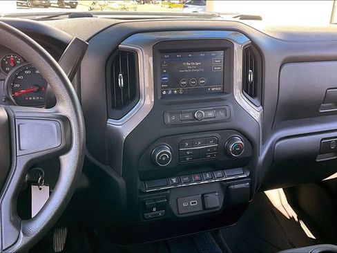 Used 2022 Chevrolet Silverado 2500 Custom w/ Custom Value Package AWD/4WD image 6