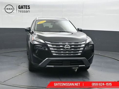 Used 2025 Nissan Rogue SL AWD/4WD image 5