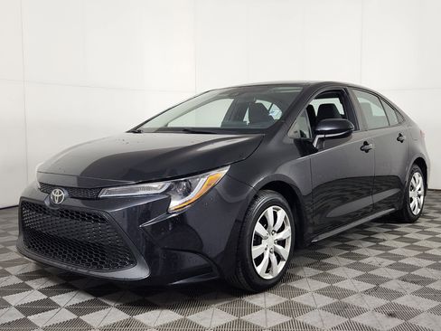 Used 2020 Toyota Corolla LE image 3