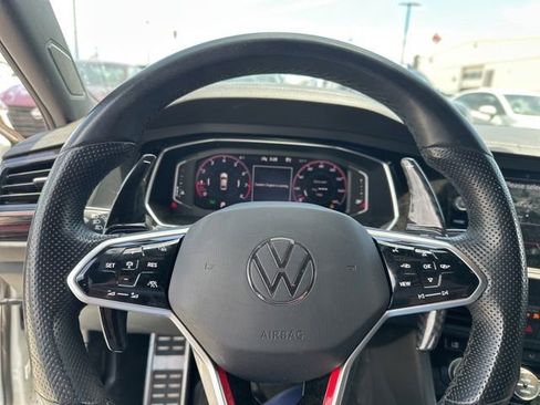 Used 2024 Volkswagen Jetta GLI 40th Anniversary Edition FWD image 9
