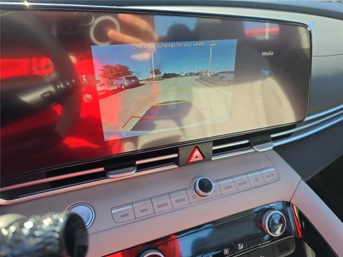 New 2026 Hyundai Elantra Limited FWD image 22