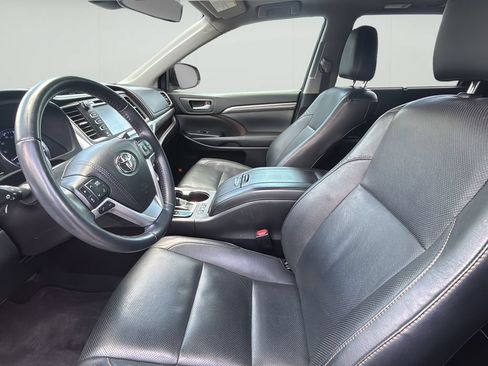 Used 2018 Toyota Highlander Limited FWD image 14