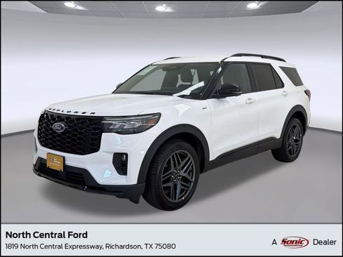 Used 2025 Ford Explorer ST-Line w/ ST-Line Street Pack AWD/4WD image 1